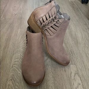 Vince Camuto Prestetta Booties